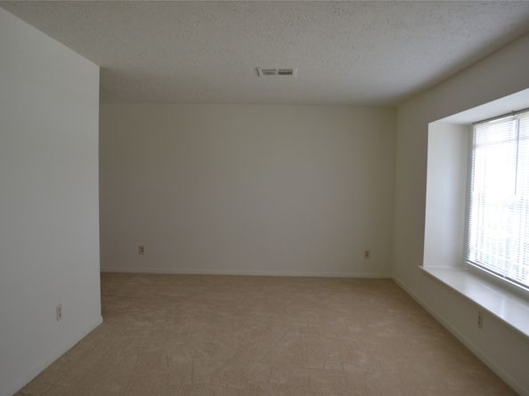 322 Ravenhead Drive, Houston TX 77034