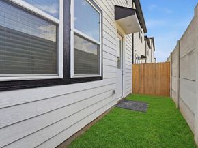 2706 Grand Fountains Drive H, Houston TX 77054
