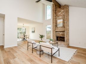 21 Edgewood Forest Ct, The Woodlands TX 77381