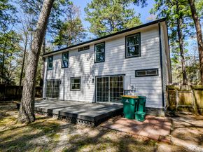 21 Edgewood Forest Ct, The Woodlands TX 77381