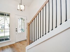 21 Edgewood Forest Ct, The Woodlands TX 77381