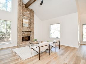 21 Edgewood Forest Ct, The Woodlands TX 77381