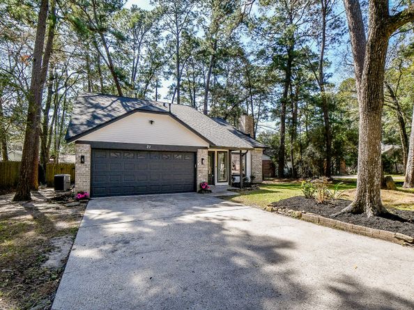 21 Edgewood Forest Ct, The Woodlands TX 77381