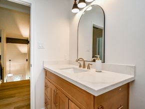 21 Edgewood Forest Ct, The Woodlands TX 77381