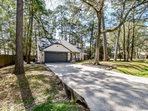 21 Edgewood Forest Ct, The Woodlands TX 77381