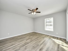 5823 Southgood Street, Houston TX 77033