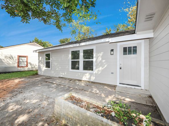 5823 Southgood Street, Houston TX 77033