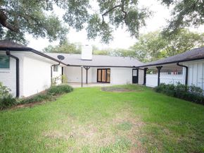5226 Loch Lomond Drive Drive, Houston TX 77096