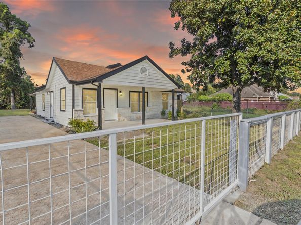 2513 Melbourne Street, Houston TX 77026