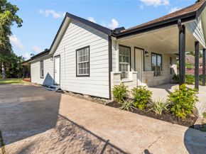 2513 Melbourne Street, Houston TX 77026