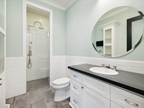 2222 Oxford Street, Houston TX 77008