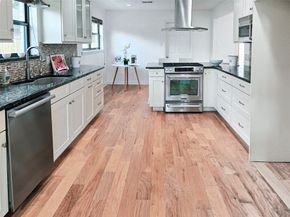 6518 Kury Lane, Houston TX 77008