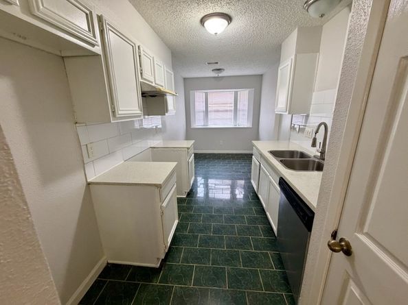 10503 SWAN GLEN Drive, Houston TX 77099