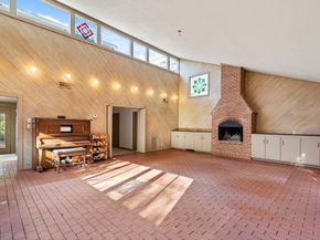 1907 Bellmeade Street, Houston TX 77019