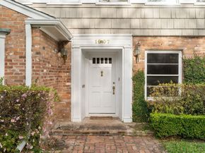1907 Bellmeade Street, Houston TX 77019