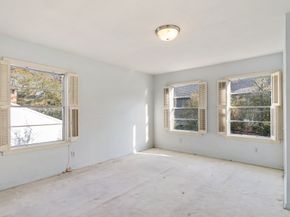 1907 Bellmeade Street, Houston TX 77019