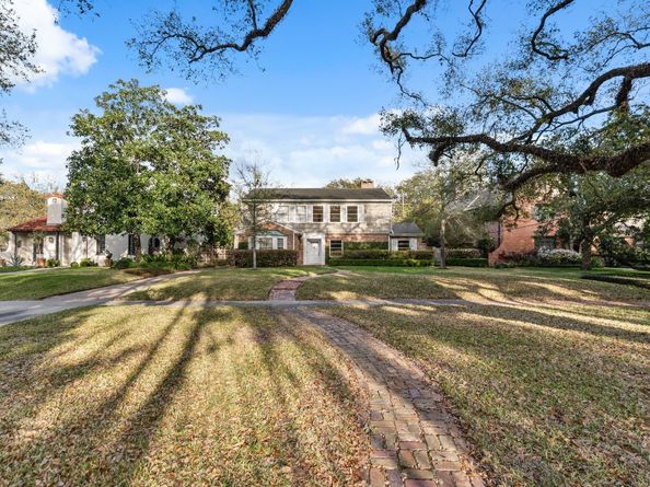 1907 Bellmeade Street, Houston TX 77019