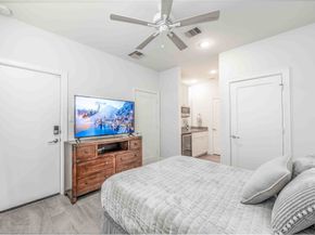 1038 Timbergrove Yards Lane, Houston TX 77008