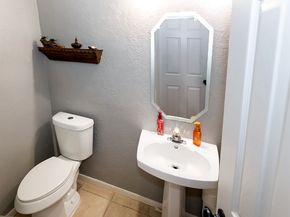 13810 Viewfield Court, Houston TX 77059