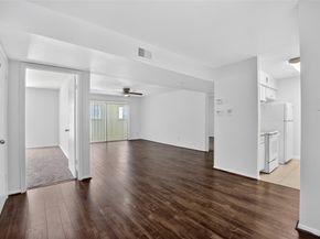 8527 Hearth Drive 32, Houston TX 77054