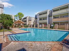 8527 Hearth Drive 32, Houston TX 77054