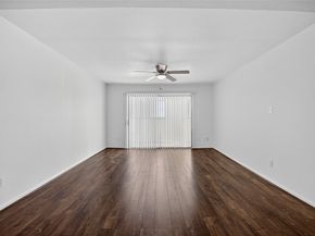 8527 Hearth Drive 32, Houston TX 77054