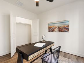 1142 W 16th Street, Houston TX 77008