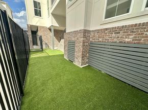 1142 W 16th Street, Houston TX 77008