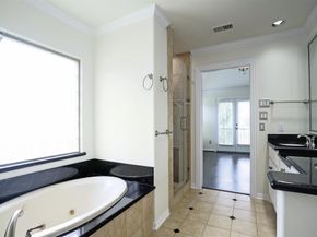 2043 Palm Forest Lane, Houston TX 77077