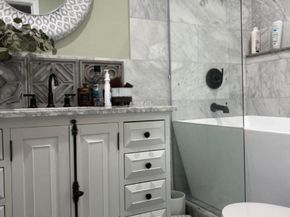 6811 Saint Augustine Street, Houston TX 77021