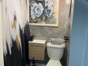 6811 Saint Augustine Street, Houston TX 77021