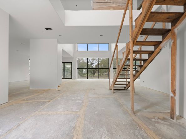 5030 Braesheather Drive, Houston TX 77096