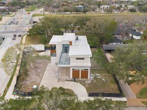 5030 Braesheather Drive, Houston TX 77096