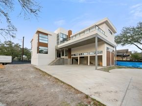 5030 Braesheather Drive, Houston TX 77096