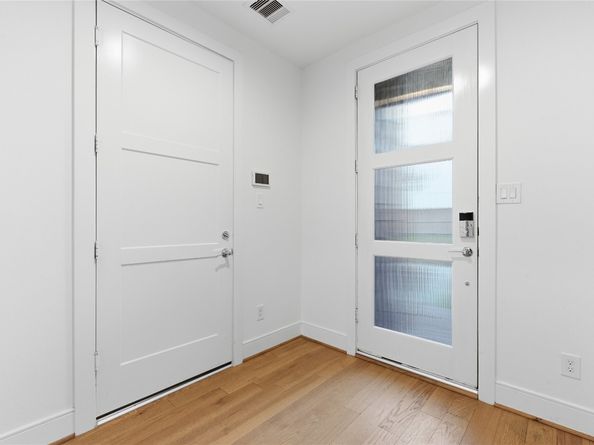 2412 Canal Street L, Houston TX 77003