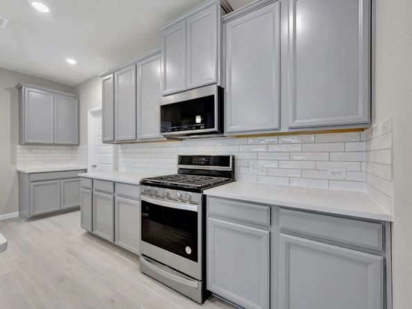 5725 Adamite Way, Houston TX 77048