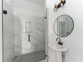 4125 Clover St A/B, Houston TX 77051