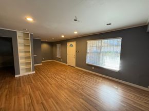 6401 Skyline Drive 5, Houston TX 77057