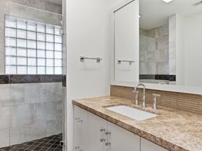 531 Azaleadell Drive, Houston TX 77018