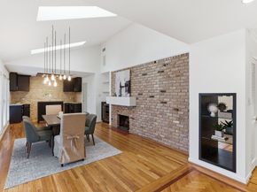 531 Azaleadell Drive, Houston TX 77018