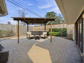 531 Azaleadell Drive, Houston TX 77018