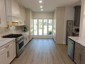 9 Kings Creek Drive, Houston TX 77339