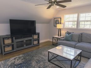 9 Kings Creek Drive, Houston TX 77339