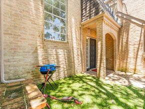 48 Bayou Pointe Drive, Houston TX 77063