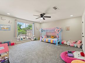 48 Bayou Pointe Drive, Houston TX 77063