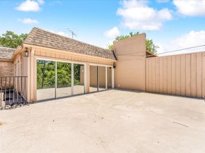 48 Bayou Pointe Drive, Houston TX 77063