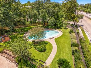 48 Bayou Pointe Drive, Houston TX 77063
