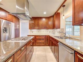 11 Thorn Berry Place, The Woodlands TX 77381