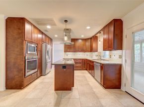 11 Thorn Berry Place, The Woodlands TX 77381