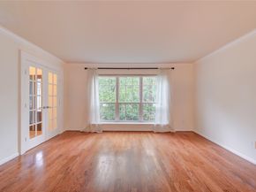 11 Thorn Berry Place, The Woodlands TX 77381